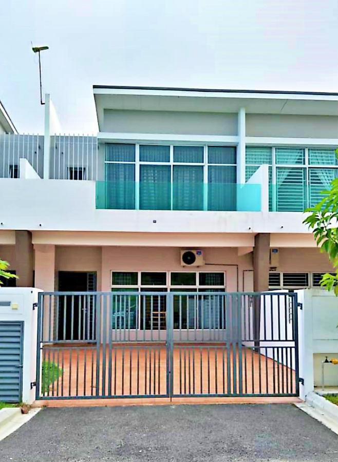 Desaru Cosy Homestay - Near Waterpark, Beach, Rapid -Wifi, Tvbox, Steamboat, Bbq Available מראה חיצוני תמונה